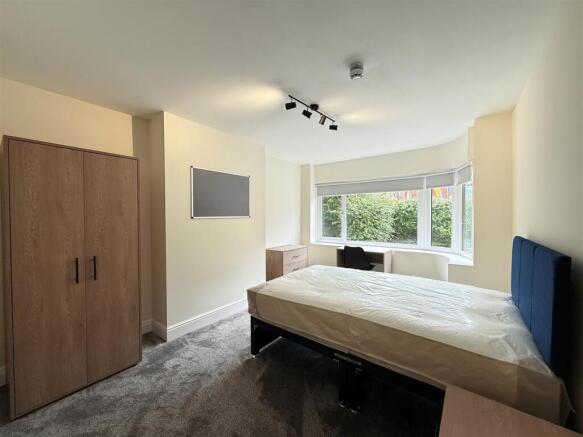 Bed 1.JPG