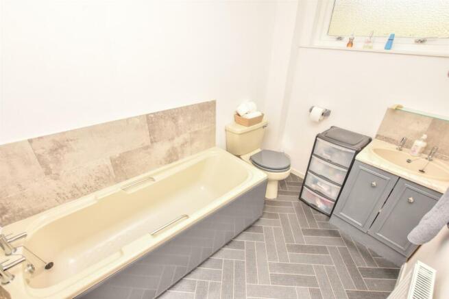 BATHROOM-2.jpg