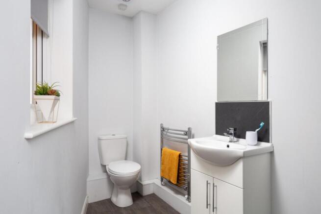 3 bed House to rent Image 5