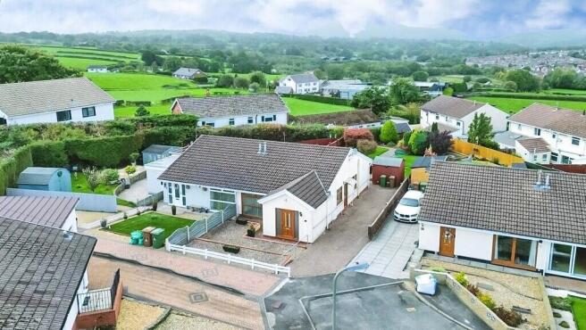 2-bed semi-detached on Pine Tree Way, Nelson, £240,000
