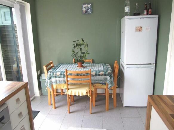 Kitchen / Dining Roo