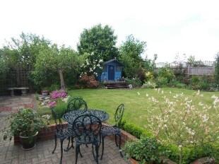 PATIO & GARDEN