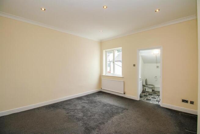 3 bed Terraced for sale Image 6