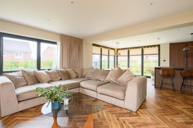 LIVING ROOM/DINING SPACE