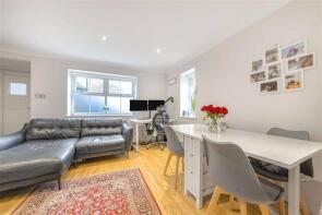 4, The Stables, Bankside Close, Isleworth TW7 7EW