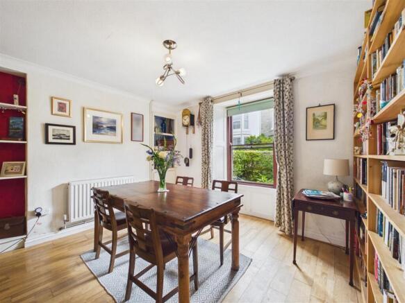 Lounge/Dining Room