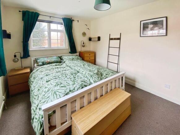 3 bed Apartment for sale Image 12