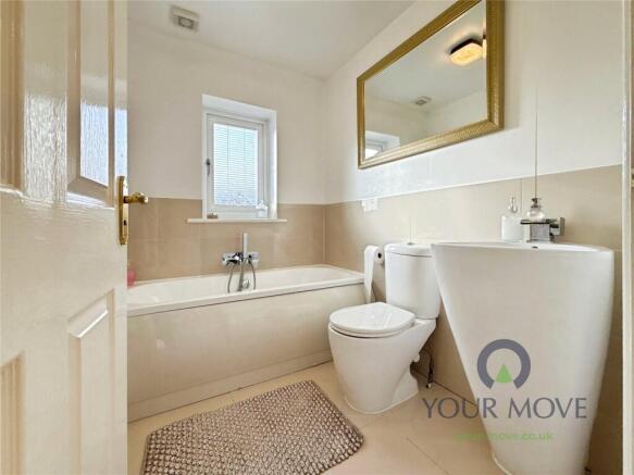 4 bed Detached for sale Image 8