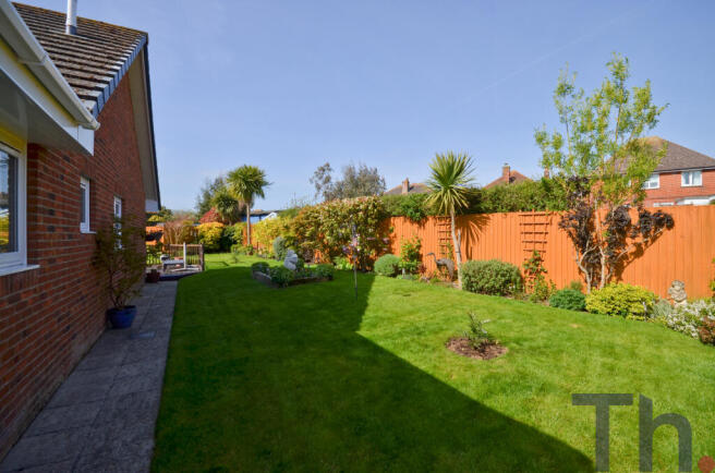 Rear Garden (2).JPG