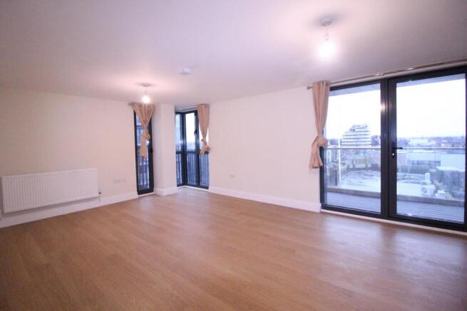 Three Bedroom Flat in Charter House