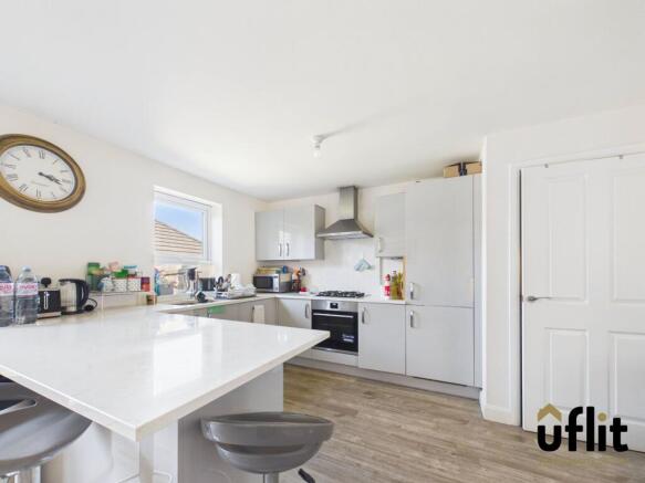 4 bed Detached for sale Image 8