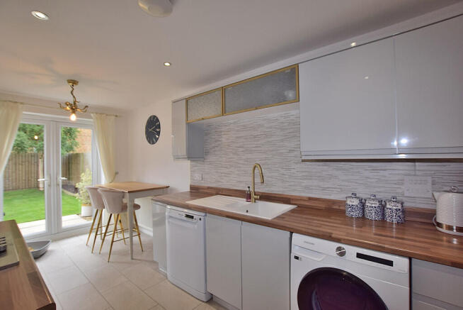 4 bed Detached for sale Image 6