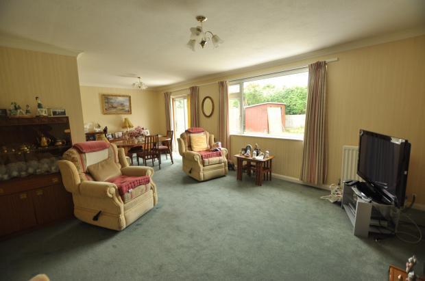 Lounge/dining room