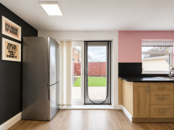 4 bed Semi-Detached for sale Image 6