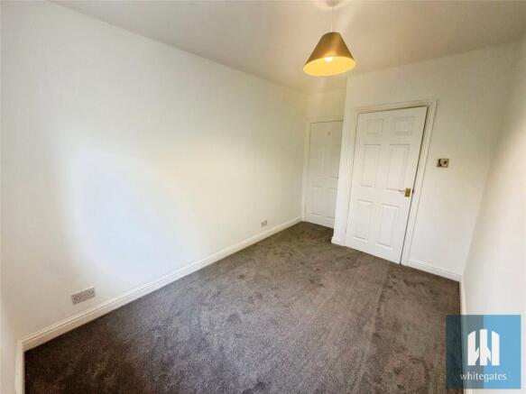 2 bed Apartment to rent Image 4