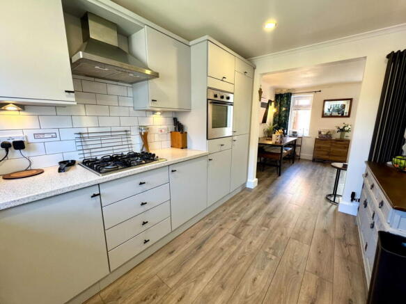 2 bed Semi-Detached for sale Image 4