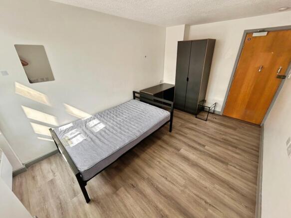 2 bed Apartment to rent Image 7