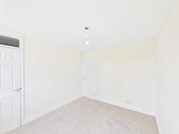 2 bed House to rent Image 12