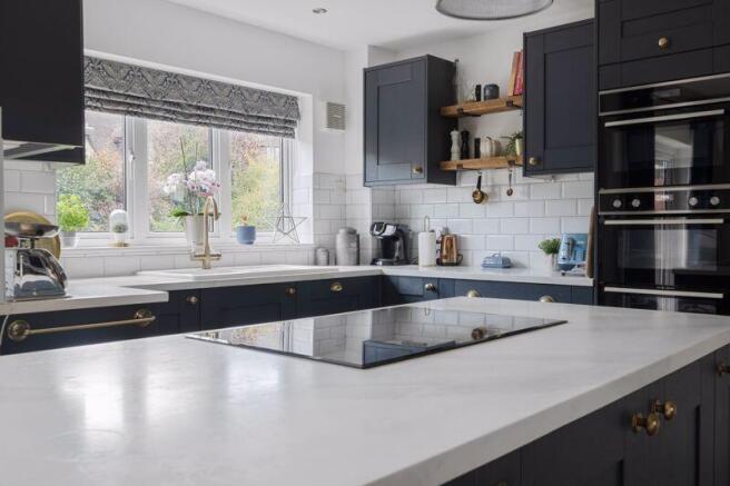 Kitchen/ Breakfast Room