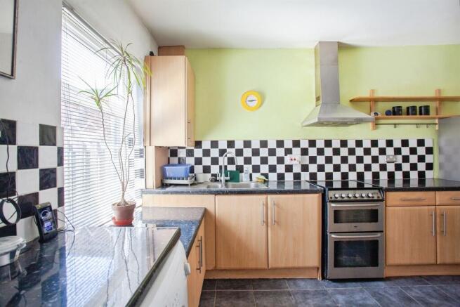 3 bed Terraced for sale Image 4