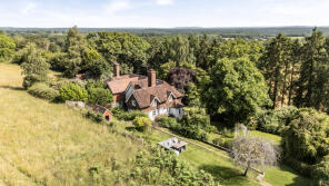 2, Markwick Farm Cottages, Markwick Lane, Loxhill, Godalming GU8 4BE
