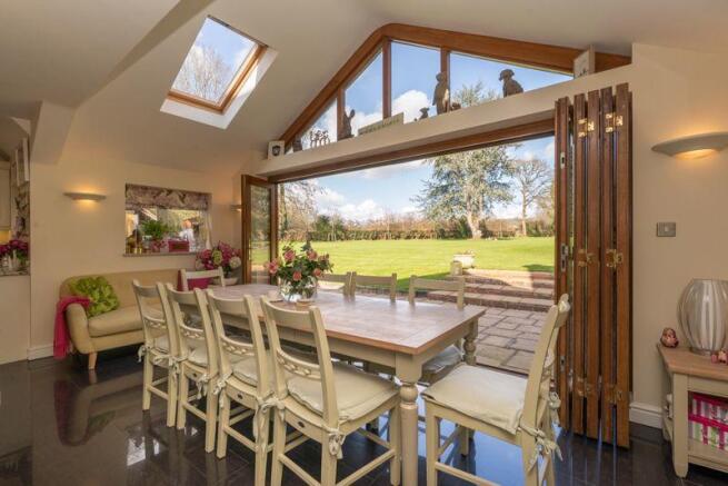 Living/Dining/...