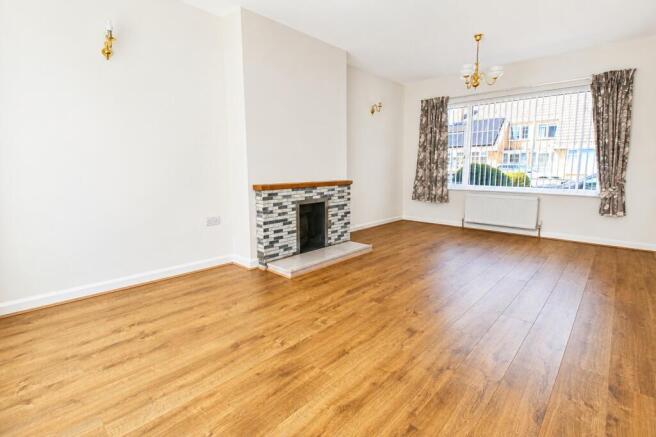 3 bed Semi-Detached to rent Image 4