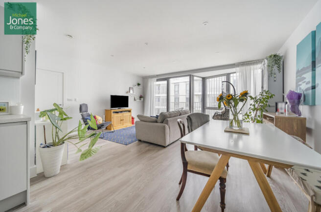 Dining/ Lounge