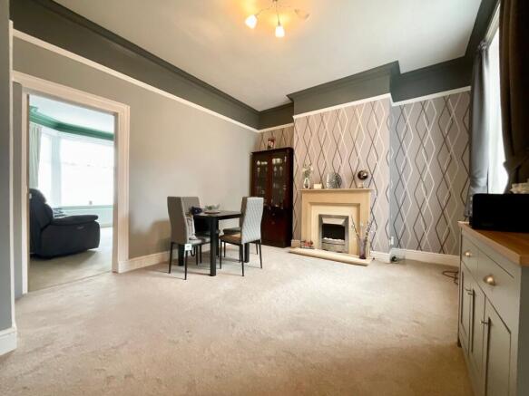 5 bed Semi-Detached for sale Image 4