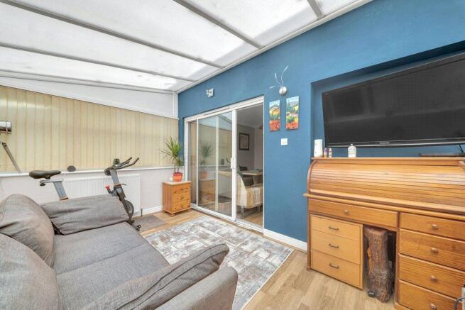 3 bed Semi-Detached for sale Image 6