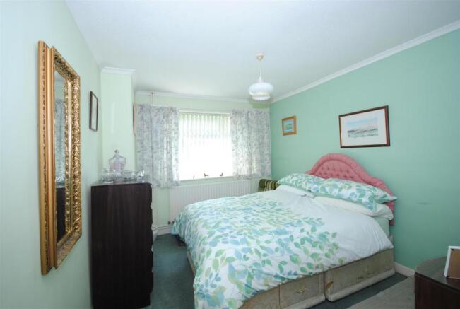 14 LEONORA DR BED 1.