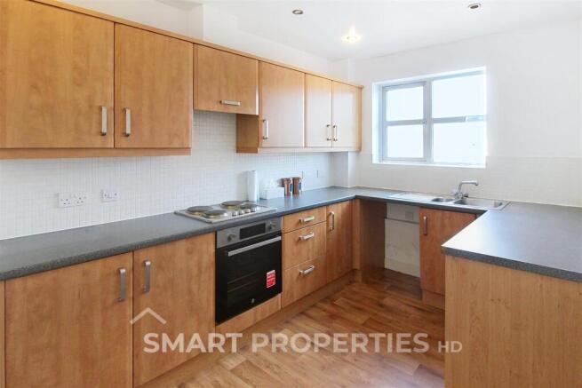 2 bed Apartment to rent Image 4