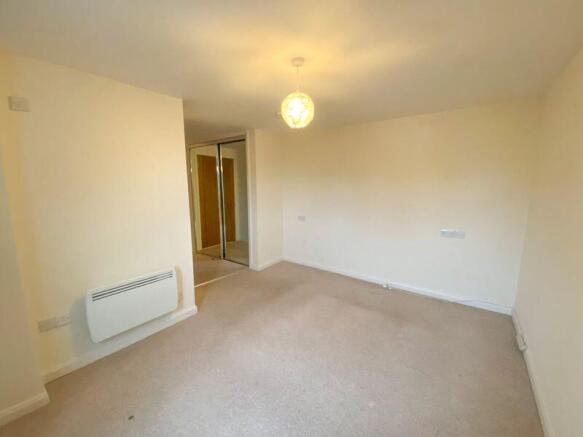 2 bed Flat for sale Image 6
