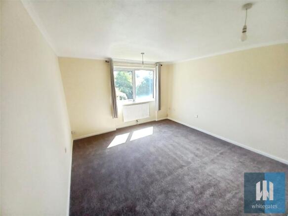 2 bed Apartment to rent Image 4