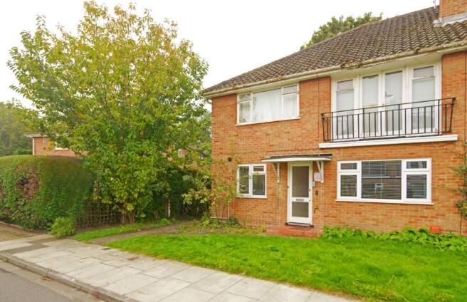 2-bed flat on Shaef Way, Teddington, Middlesex, TW11, £499,500