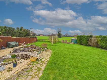 Hogg Lane, Holmer Green, High Wycombe, Buckinghamshire, HP15 6PZ