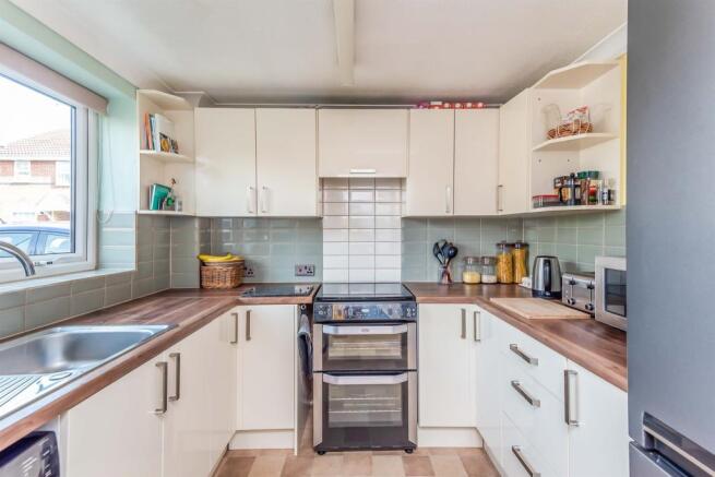 Kitchen: