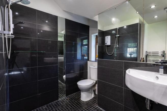 En-suite wet room
