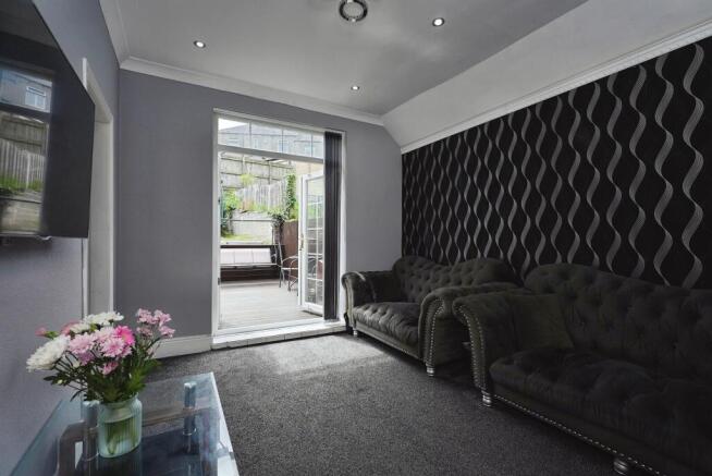 3 bed Semi-Detached for sale Image 6