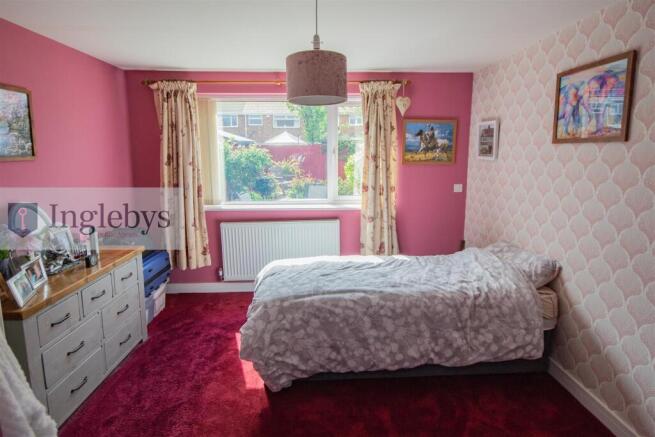 4 bed Semi-Detached for sale Image 9