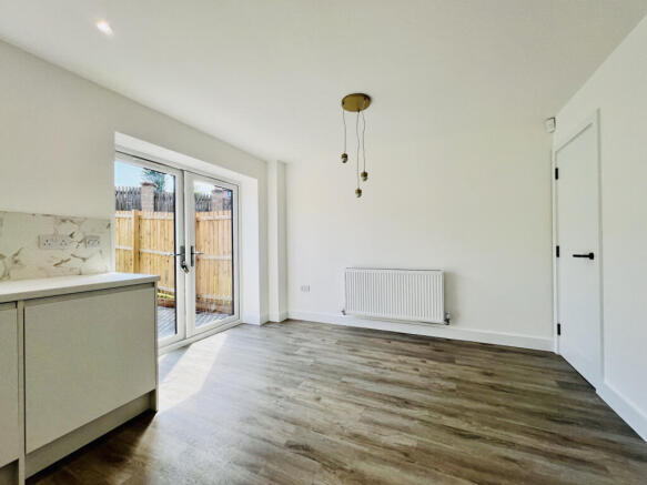 3 bed Town House for sale Image 10
