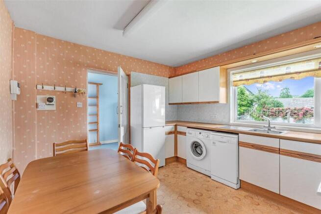 4 bed Detached for sale Image 8