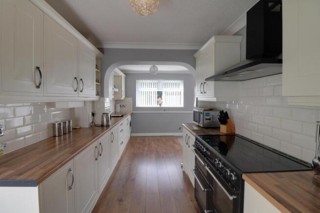 3 bed Semi-Detached for sale Image 8