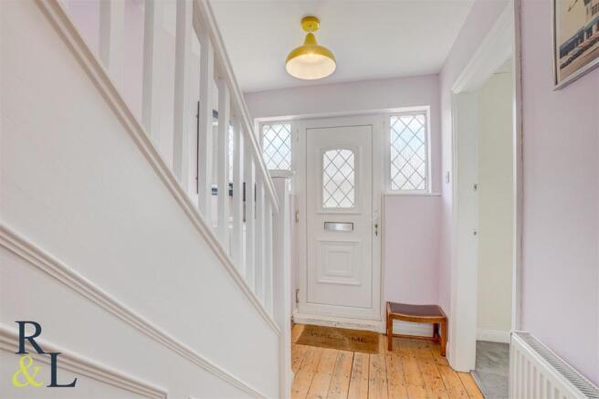 87 Eltham Rd Hall 2023.jpg
