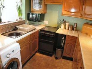 KITCHEN 8'5 x 7'11