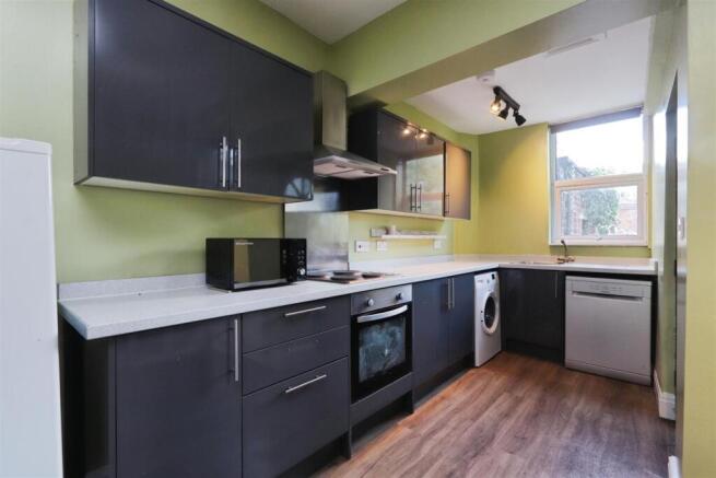 5 bed Terraced for sale Image 5