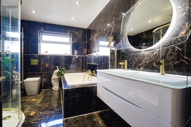 3 bed Detached Bungalow for sale Image 12