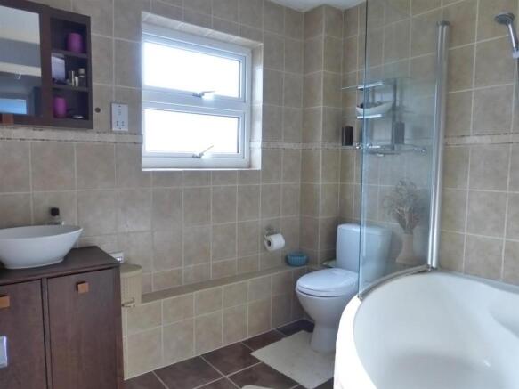 BATHROOM NEW.jpg