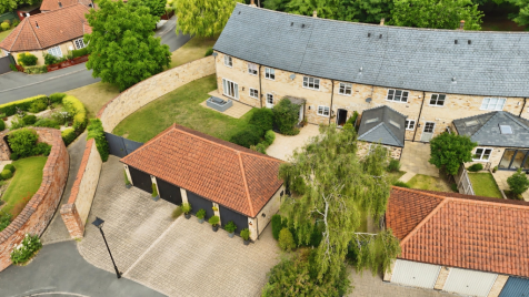 Crescent Mews, Harmston