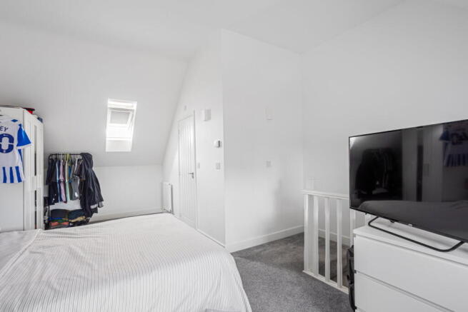 3 bed Semi-Detached for sale Image 8